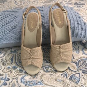 Shoes by Easy Street NWOT. Size 8 1/2